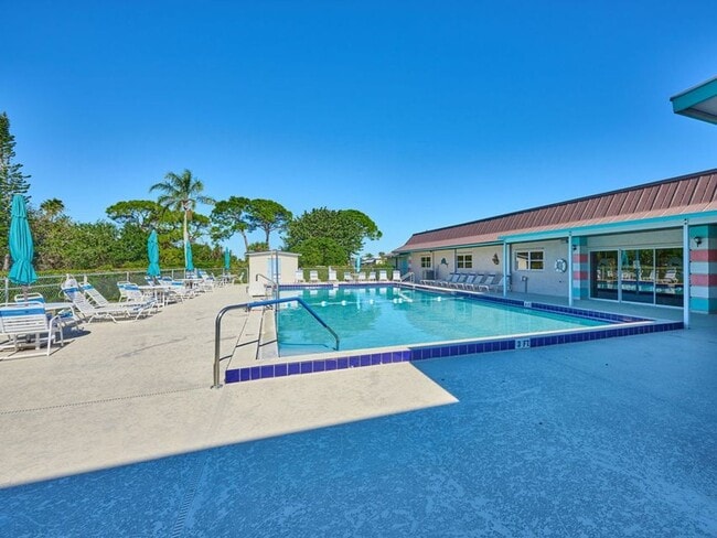 Building Photo - Large 2 Bedroom/2 Bath PALM HARBOR Manufactured Home in Cambridge 55+ Community In Hobe Sound Flo...