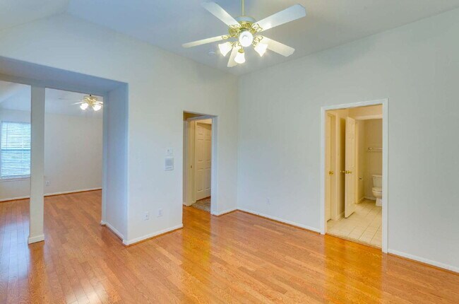 Building Photo - Spacious 5-Bedroom Home in Brazos Landing!