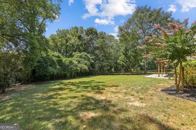 Building Photo - 190 Thompson Pl