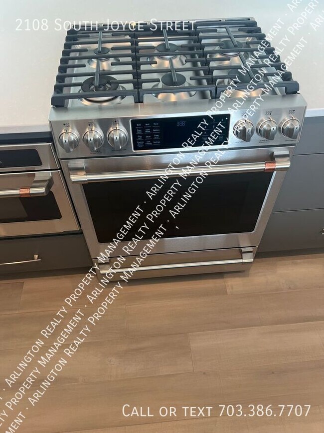 Building Photo - 2108 S Joyce St