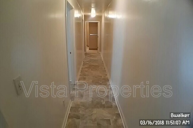 Building Photo - 420 Marret Ave