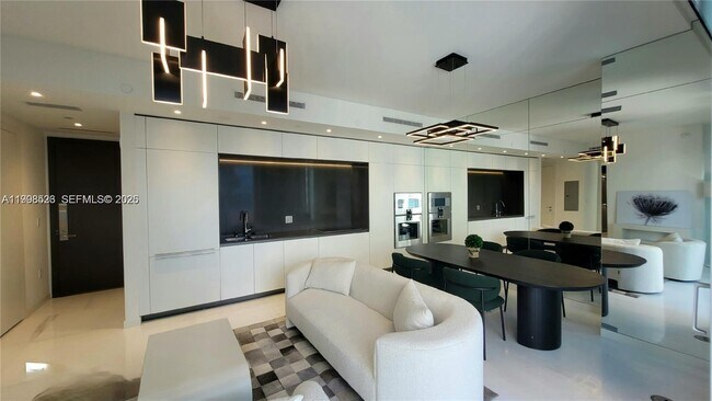 Building Photo - 300 Biscayne Blvd Way