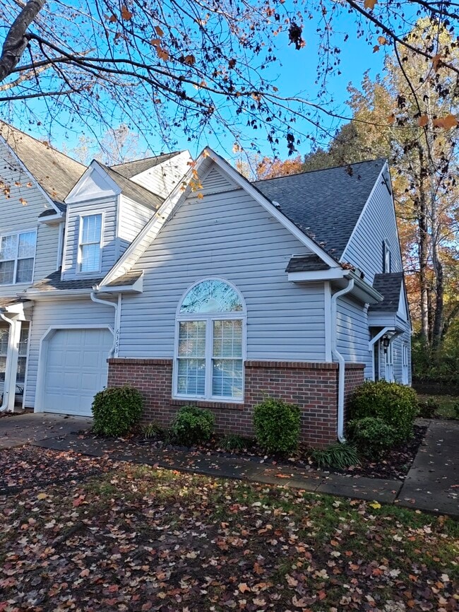 Building Photo - 6353 Double Eagle Dr