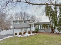 Building Photo - 2 Ilex Ln