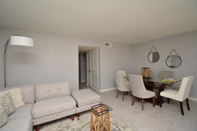 Building Photo - 12633 Memorial Dr