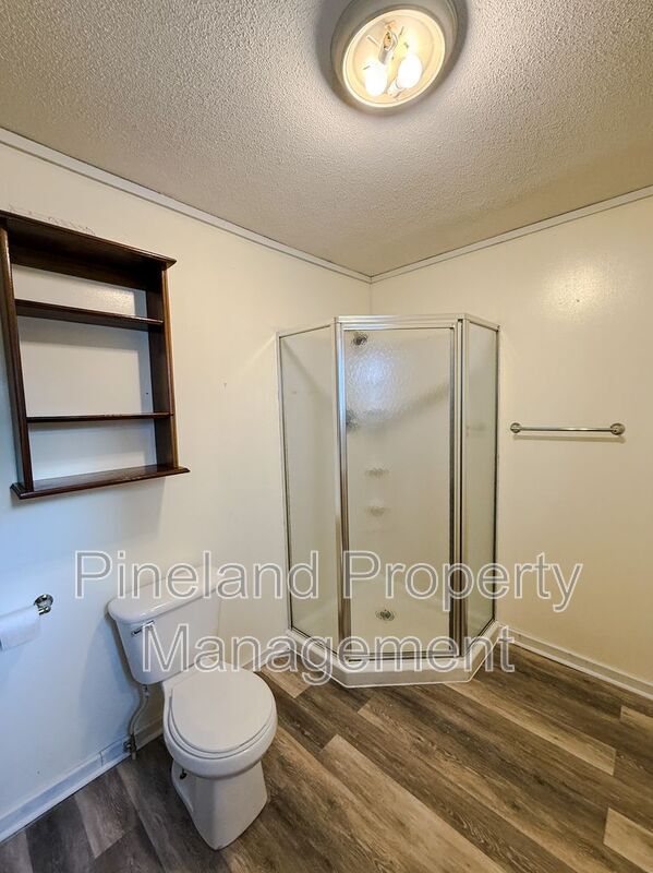 Building Photo - 413 E Donaldson Ave