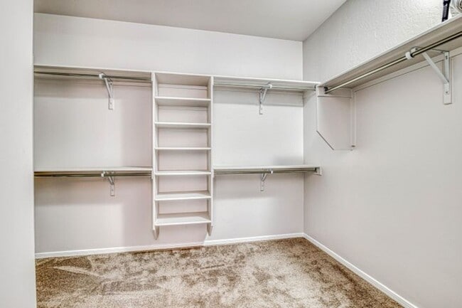 Building Photo - FIRST RENT MONTH FREE