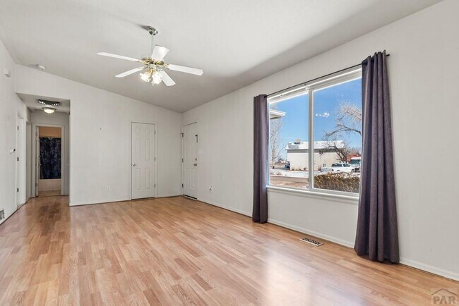 Building Photo - 3 Bed Home in Pueblo West with huge yard!