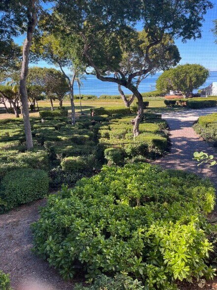 Building Photo - 202 Sanctuary Dr.