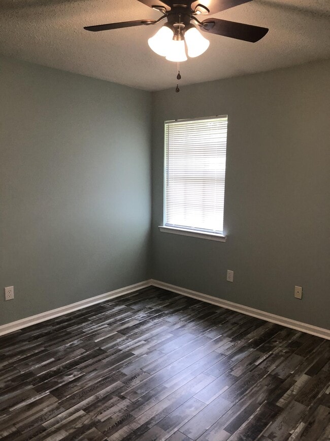 Building Photo - 663 Windward Dr