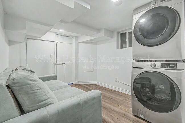Building Photo - 110 S Quitman St
