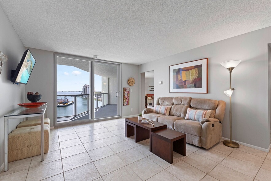 Living area/walk out to balcony - 1111 N Gulfstream Ave