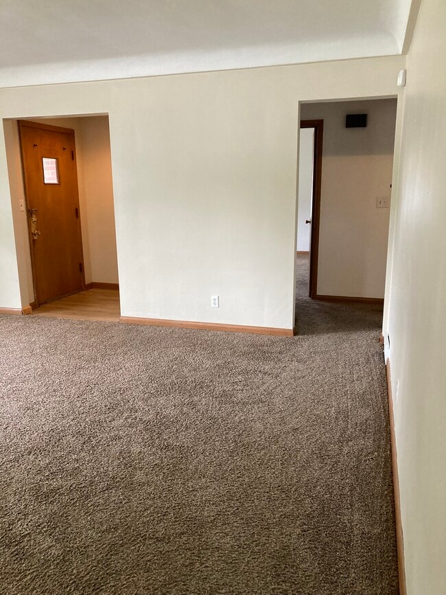 Building Photo - 4124 Lower Beaver Rd