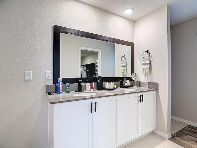 Building Photo - 1504 Hummingbird Rd