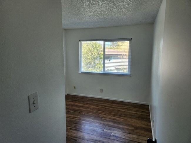 Building Photo - 225 Harding Blvd