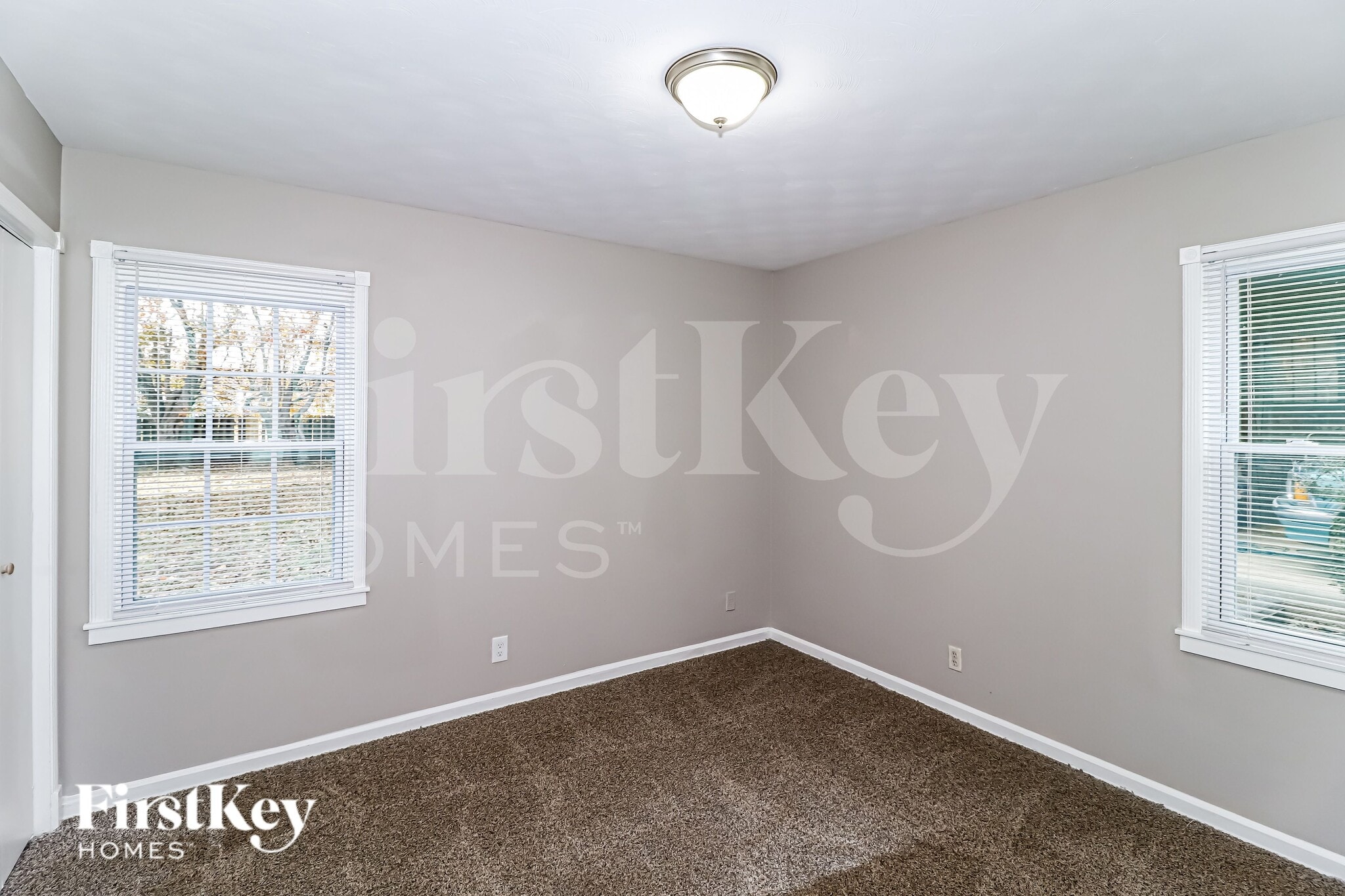 Building Photo - 3145 Overbrook Dr