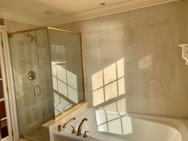 Building Photo - 54 Bergen Ridge Rd