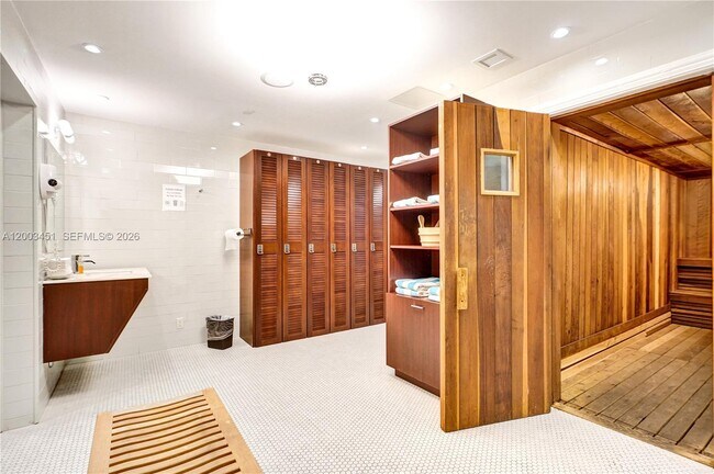 Building Photo - 19667 Turnberry Way