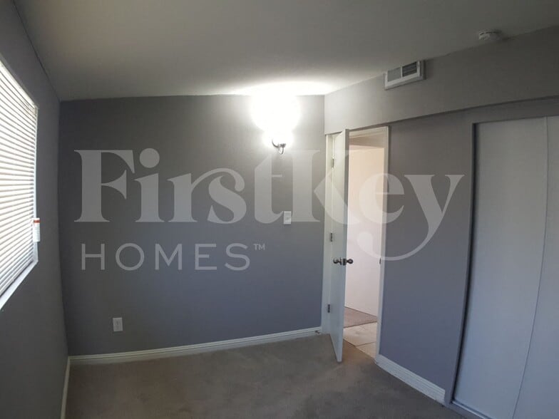Building Photo - 332 Wisteria Ave