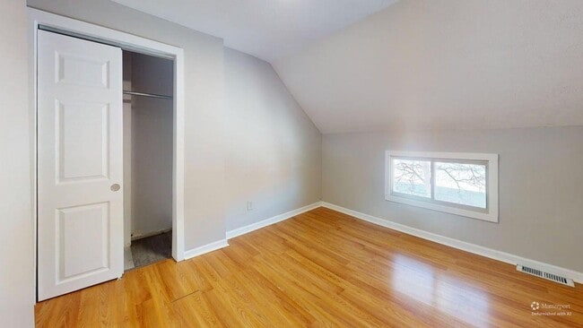 Building Photo - 3 Bedroom House - Old Brooklyn, Cleveland