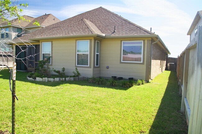 Building Photo - 3914 Dry Creek Dr