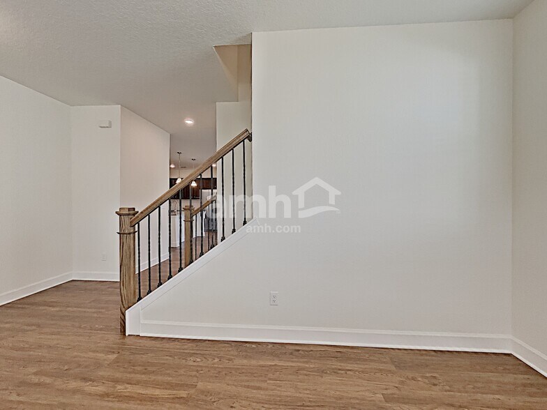 Building Photo - 437 Sandstone Dr