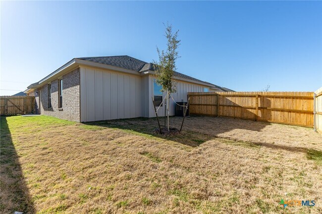Building Photo - 4905 Rose Gdn Lp