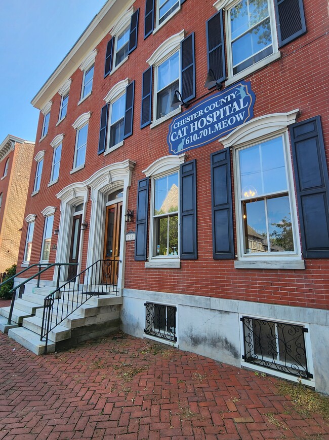 Primary Photo - 108 S High St