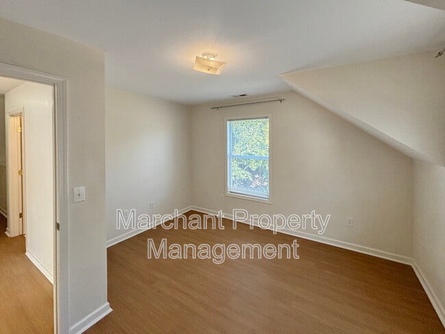 Building Photo - 335 Woodlark St