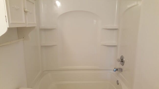 Building Photo - One Level House off Old Forest Road