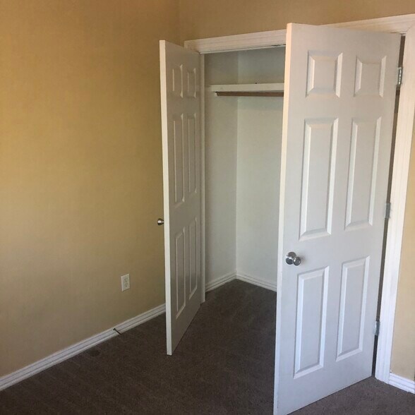 bedroom closet - 2910 Meridian Plz