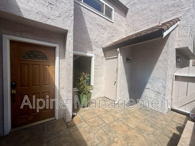 Building Photo - 2657 Kentworth Way