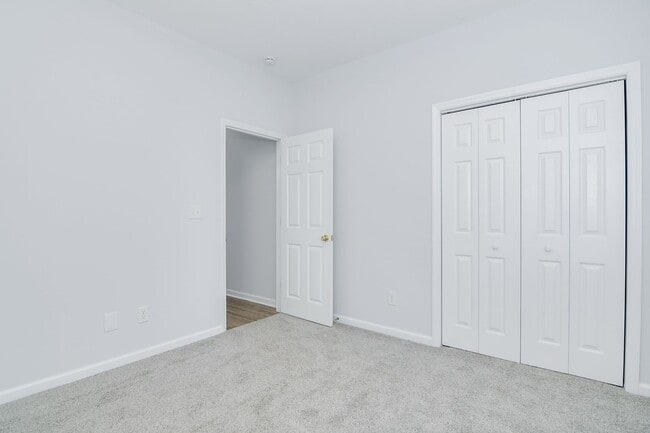 Building Photo - 4 Bedroom 2 Bath in Evans