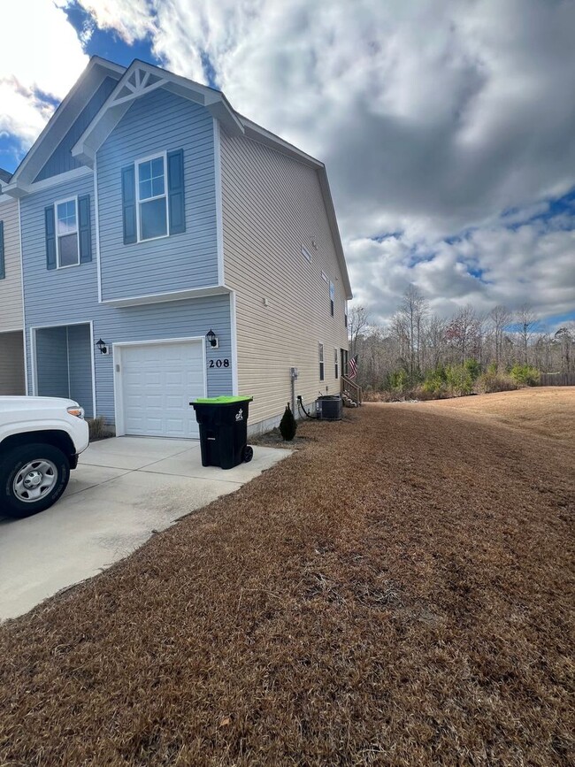 Building Photo - 208 Shallowbag Bay Ln