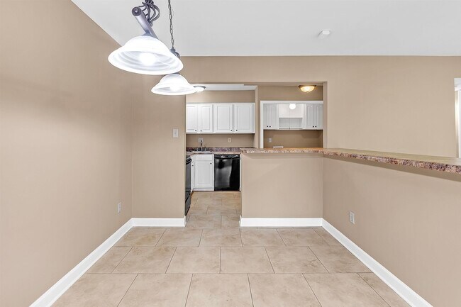 Building Photo - 7523 Bavarian Dr