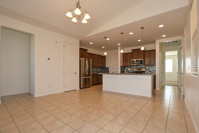 Building Photo - 2 bedroom, 2 bathroom home  in Saddlewood