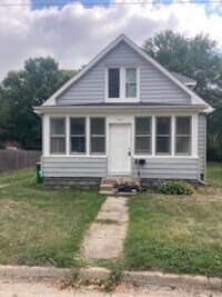 Building Photo - 802 Harding Ave