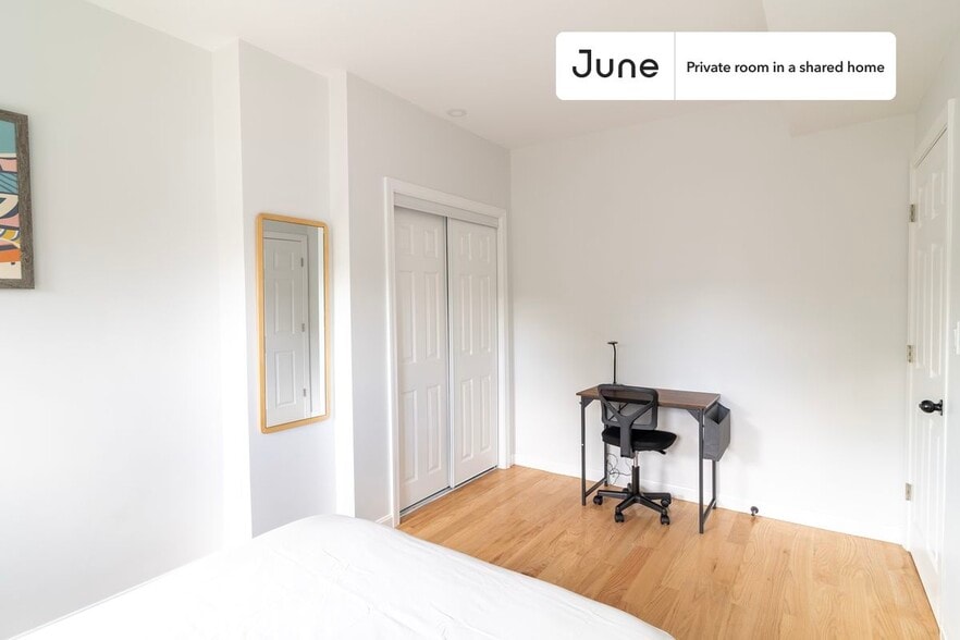 Building Photo - Room in Shared 3 bed/2 bath home in JFK/UMass