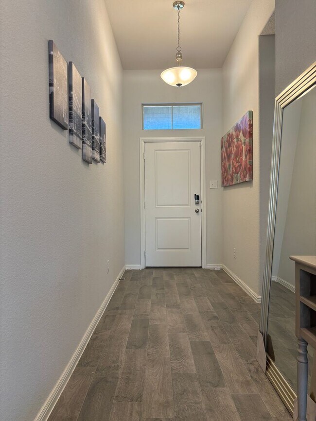 Building Photo - 9208 Castorian Dr