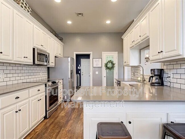 Building Photo - 7320 Stinchcomb Dr