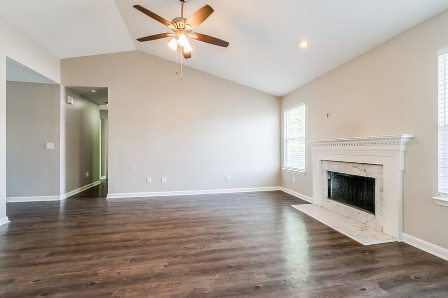 Building Photo - 406 Meagan Cove