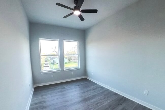 Building Photo - 2832 Mansfield St