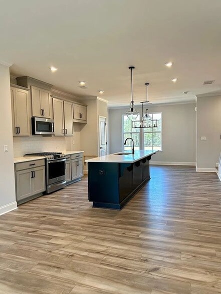 Building Photo - 509 Hardy Dr