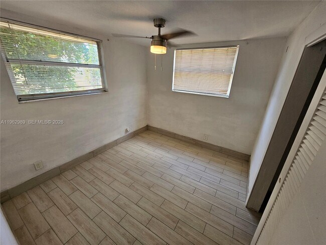 Building Photo - 26 SE 13th Terrace