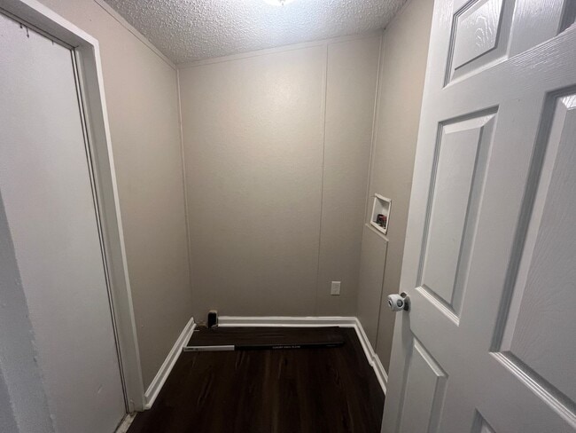 Building Photo - Nice Family home in Ward