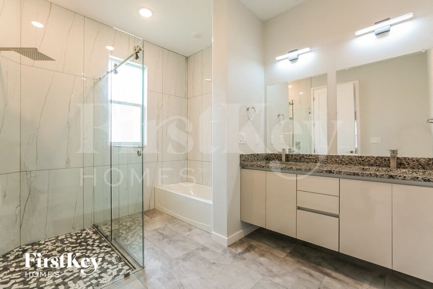 Building Photo - 4391 Cuthbert Ave