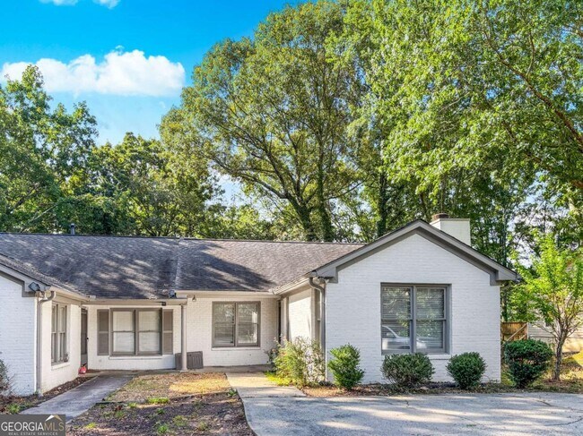 Primary Photo - 1840 Cooper Lake Dr SE