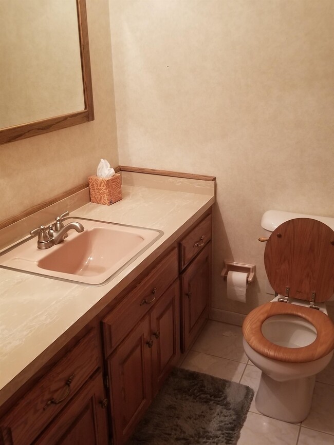 Building Photo - 1305 Abbeywood Rd