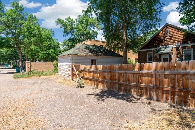 Building Photo - "Fully Furnished Monthly Rental - Newly Remodeled 4 bed Old Town bungalow"