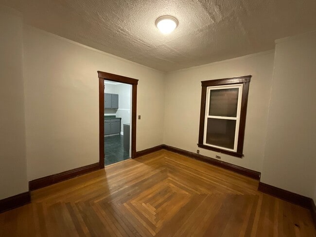 Building Photo - 326 11th St